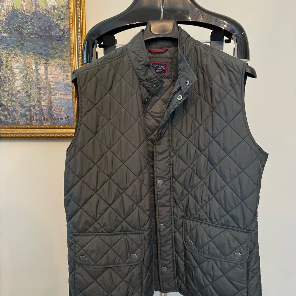 UNTUCKit Men's Dark Gray Quilted Puffer Vest